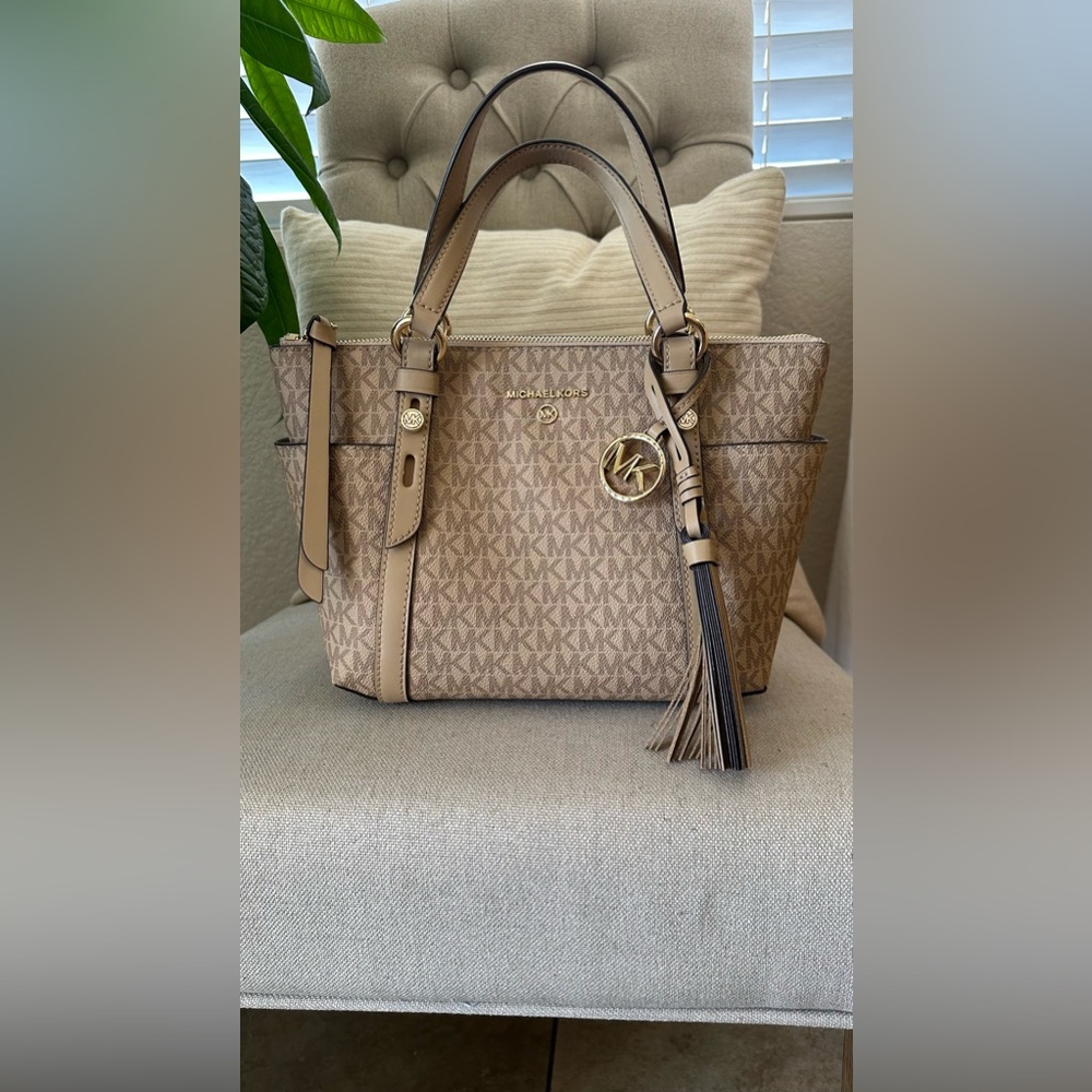 Michael Kors camel tote bag